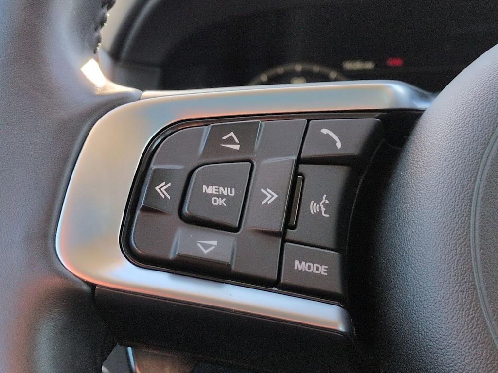 Thumbnail: 2020 Jaguar F-Pace - 31