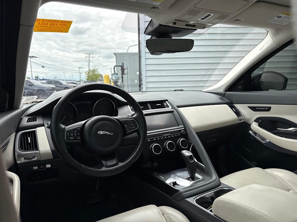 Thumbnail: 2019 Jaguar E-Pace - 6