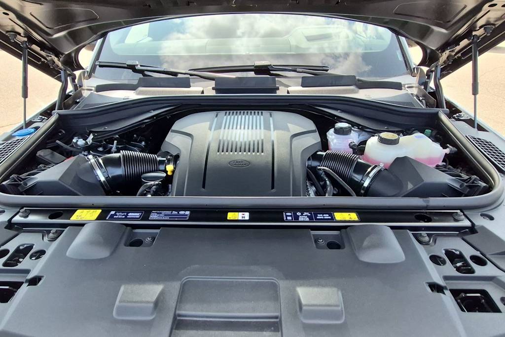 Thumbnail: 2026 Land Rover Range Rover Sport - 9
