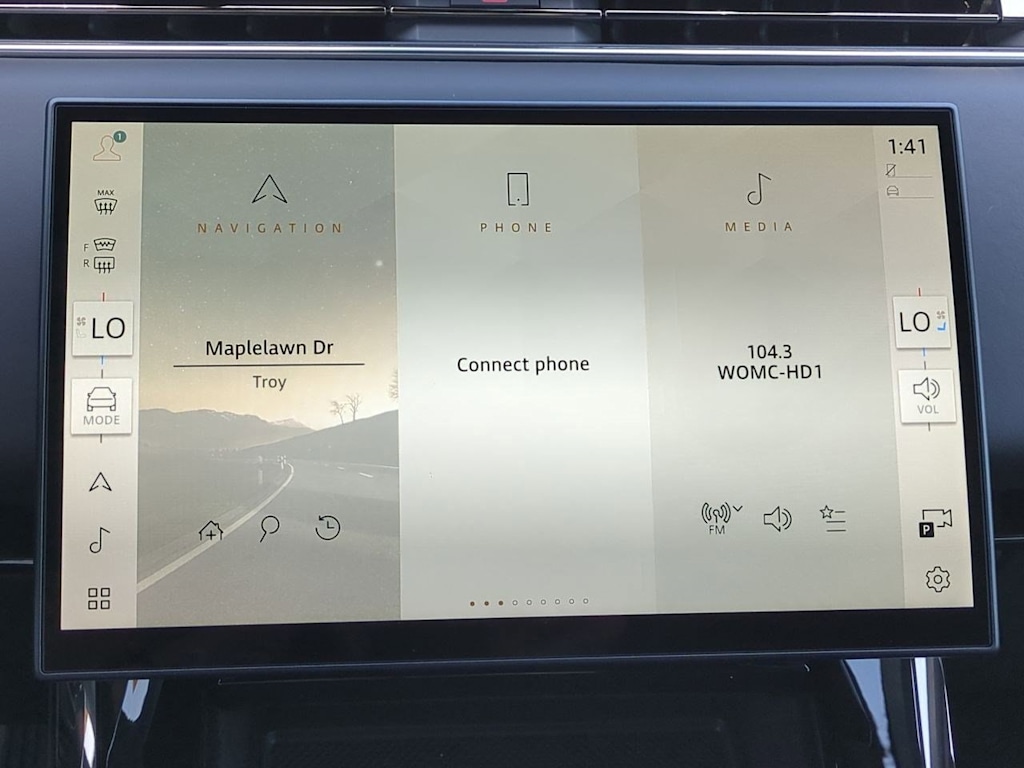 Thumbnail: 2025 Land Rover Range Rover Sport - 15