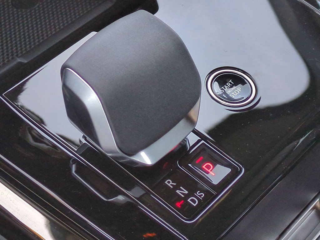 Thumbnail: 2025 Land Rover Range Rover Sport - 17