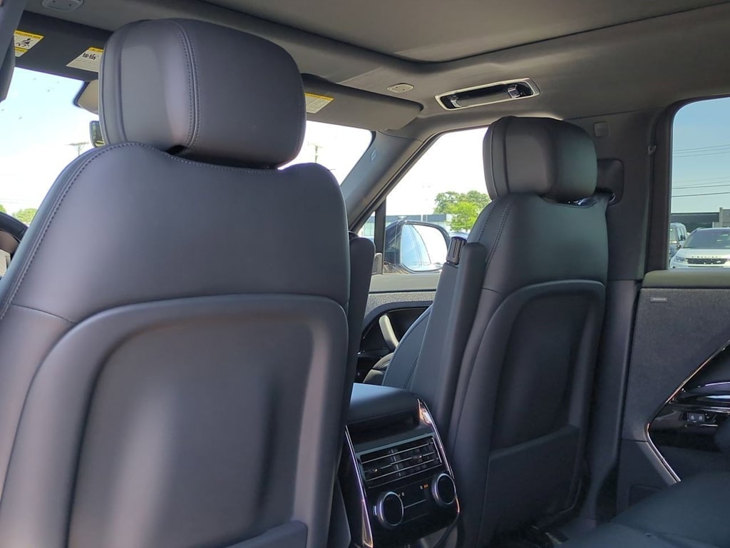 Thumbnail: 2025 Land Rover Range Rover Sport - 12