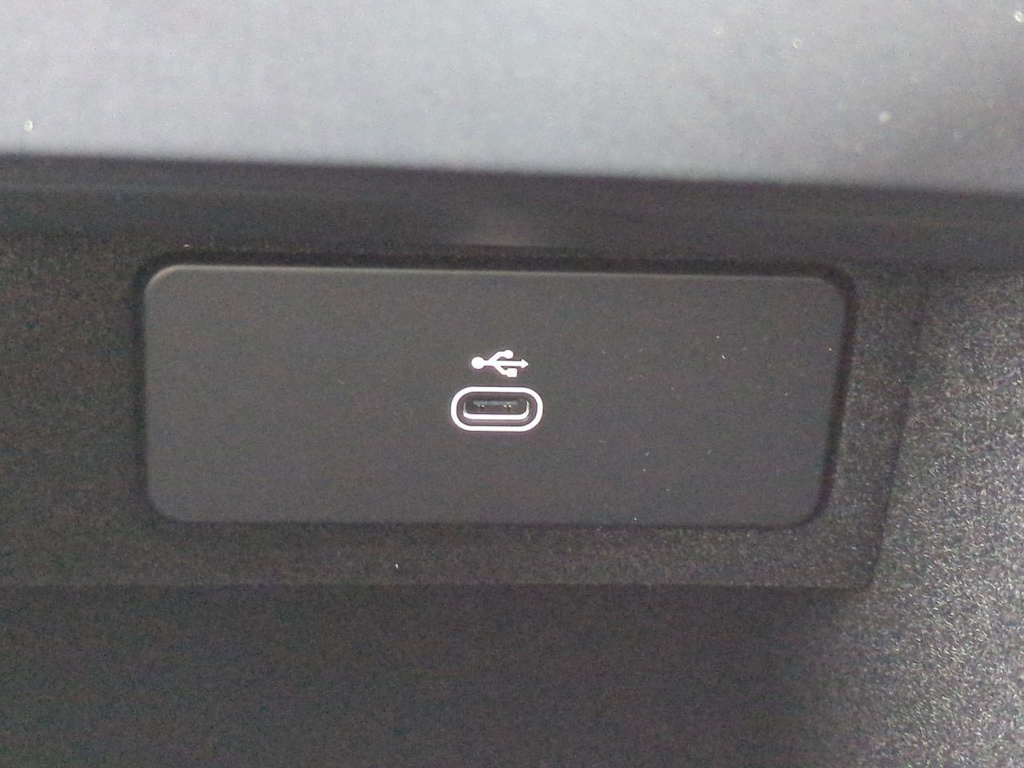 Thumbnail: 2025 Land Rover Range Rover Sport - 34