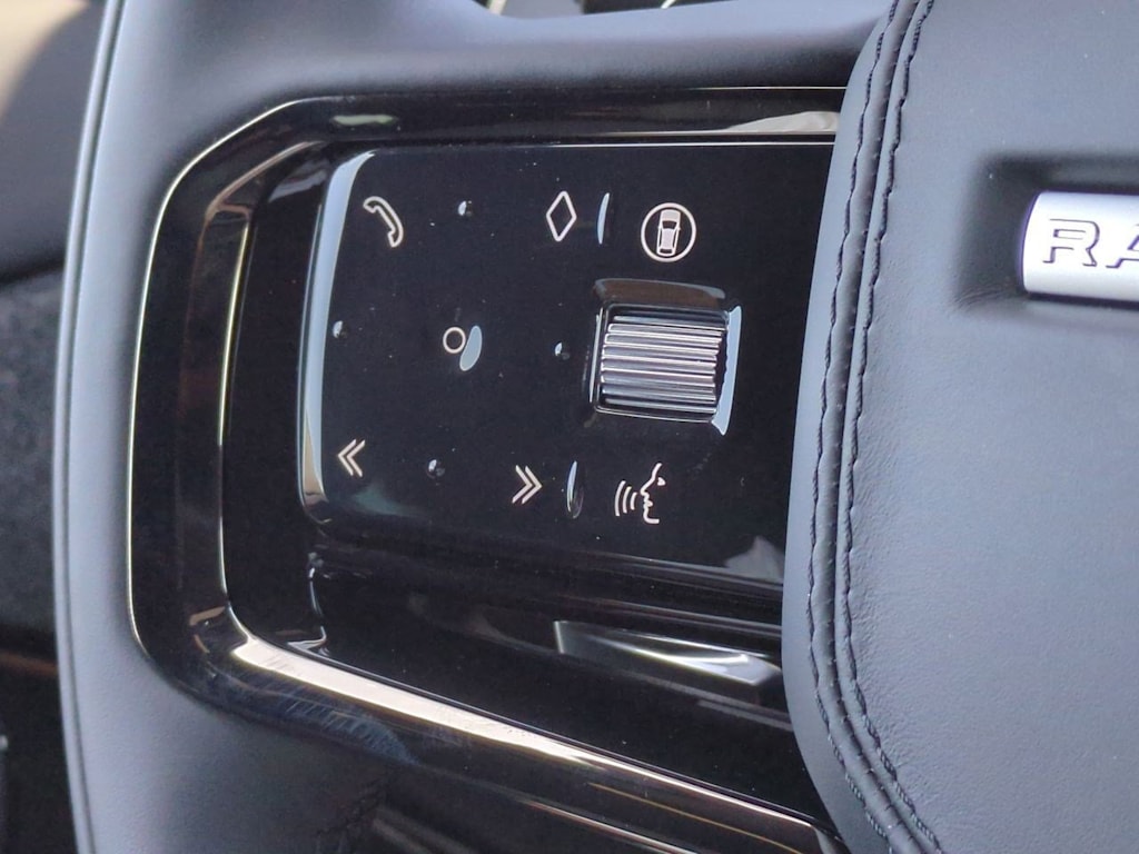 Thumbnail: 2025 Land Rover Range Rover Sport - 28