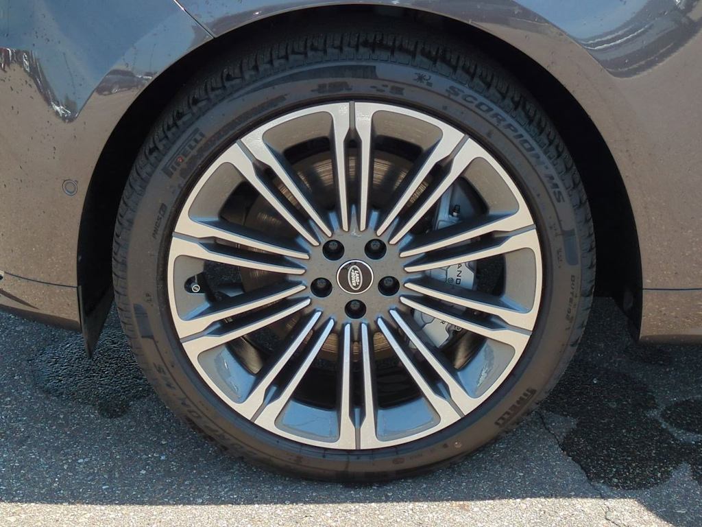 Thumbnail: 2025 Land Rover Range Rover Sport - 8