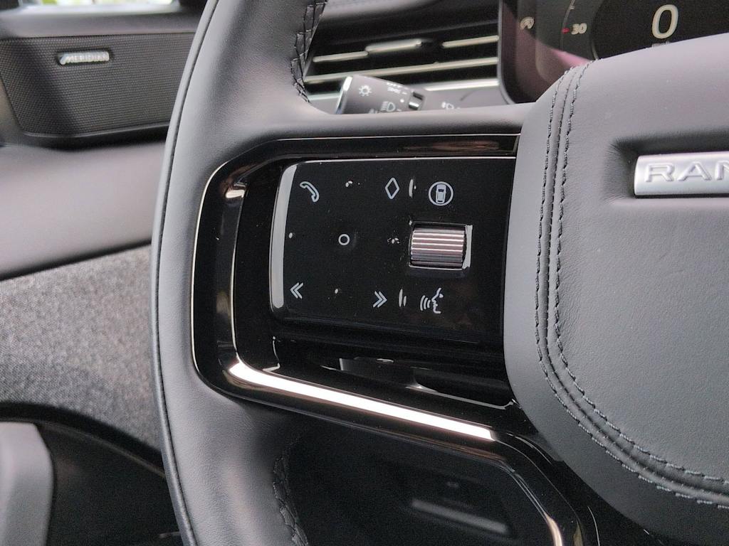Thumbnail: 2025 Land Rover Range Rover Sport - 30
