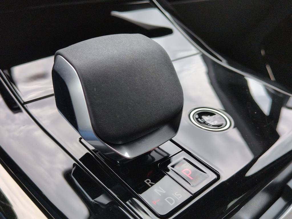 Thumbnail: 2025 Land Rover Range Rover Sport - 16