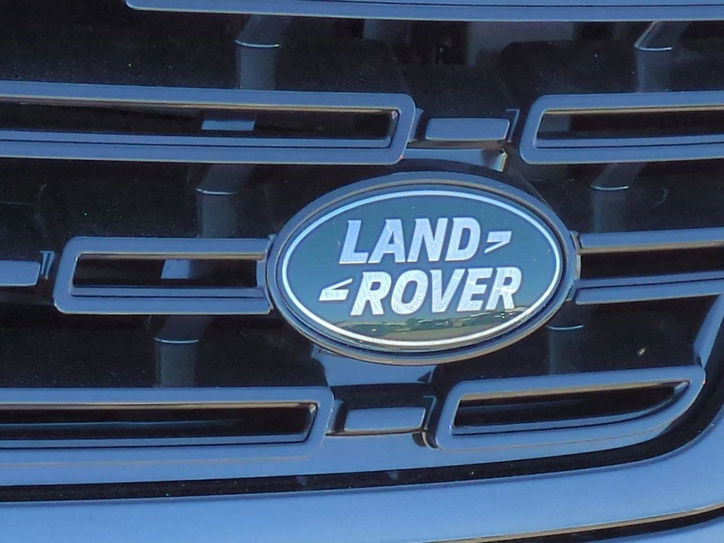 Thumbnail: 2025 Land Rover Range Rover Sport - 21