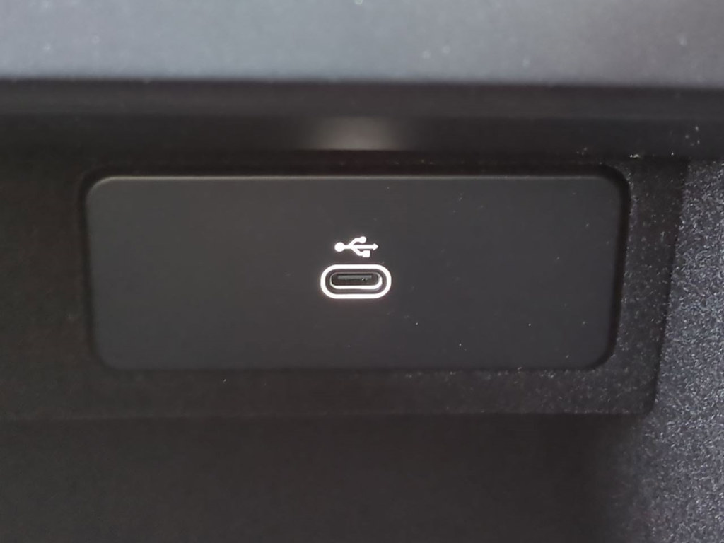 Thumbnail: 2025 Land Rover Range Rover Sport - 32