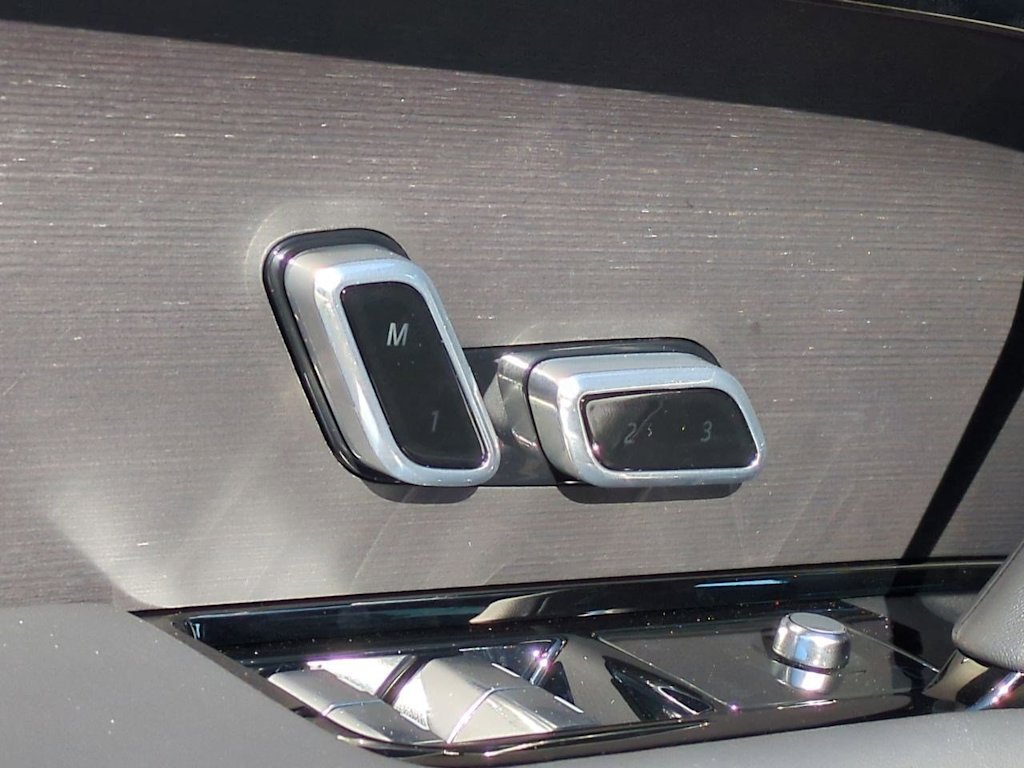 Thumbnail: 2025 Land Rover Range Rover Sport - 23