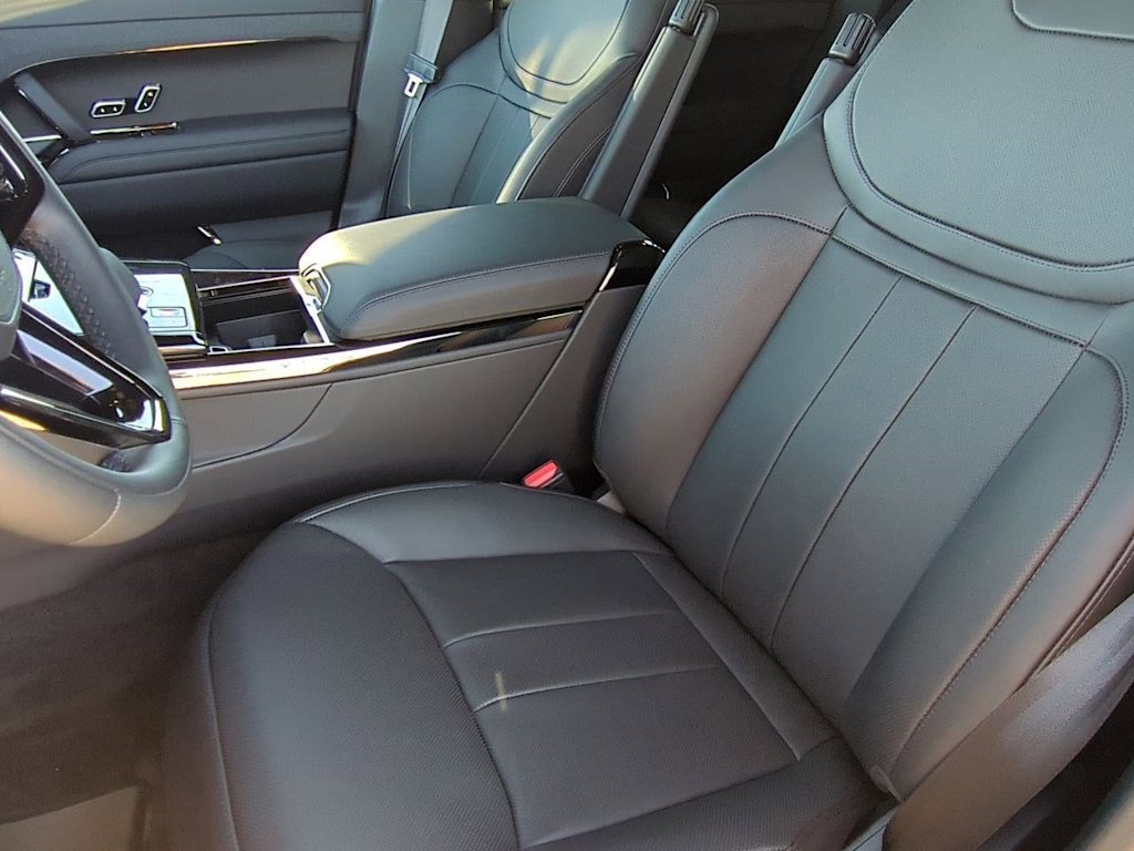 Thumbnail: 2025 Land Rover Range Rover Sport - 10