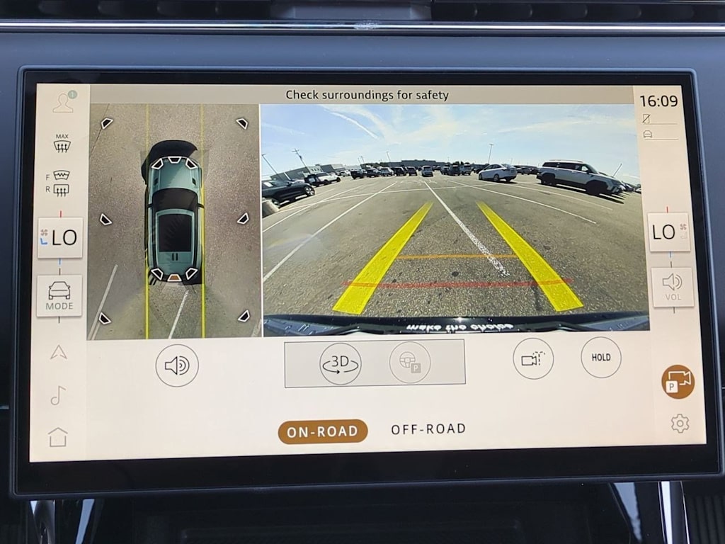 Thumbnail: 2025 Land Rover Range Rover Sport - 34