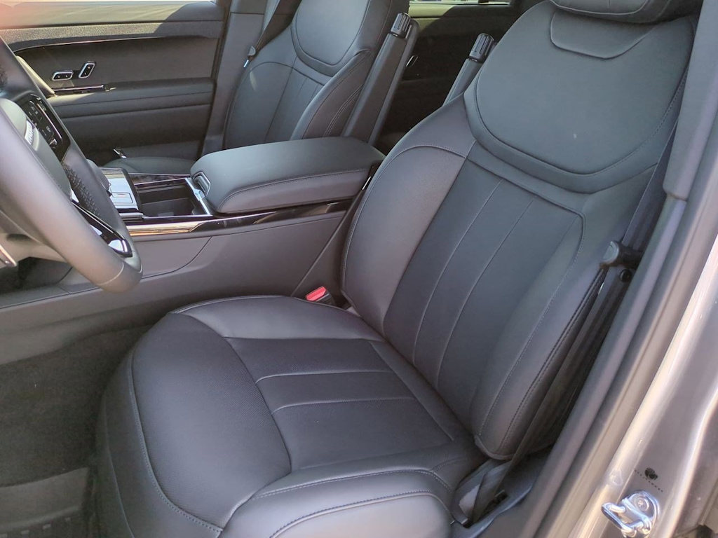 Thumbnail: 2025 Land Rover Range Rover Sport - 10