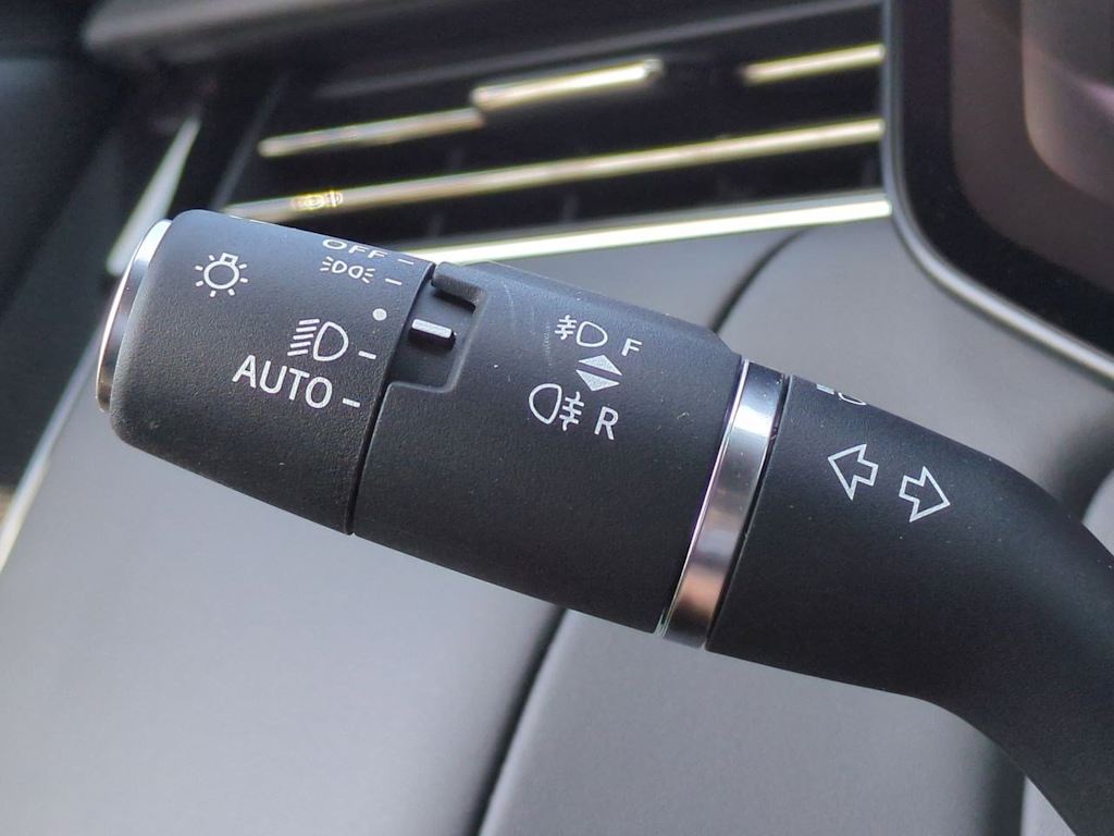 Thumbnail: 2025 Land Rover Range Rover Sport - 32