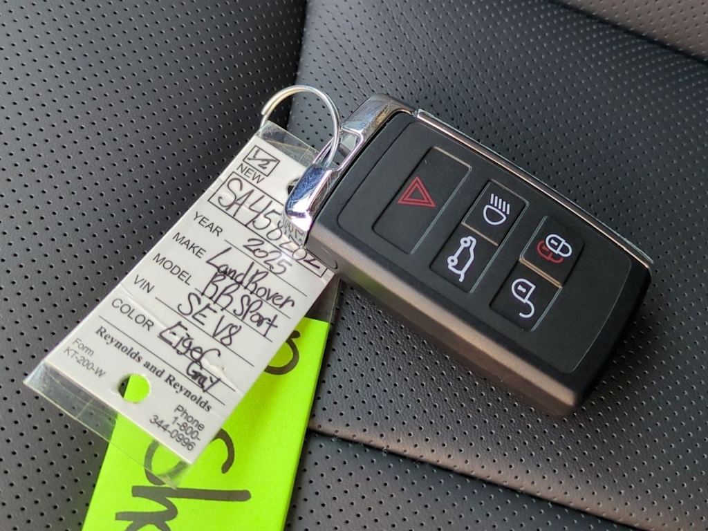 Thumbnail: 2025 Land Rover Range Rover Sport - 17