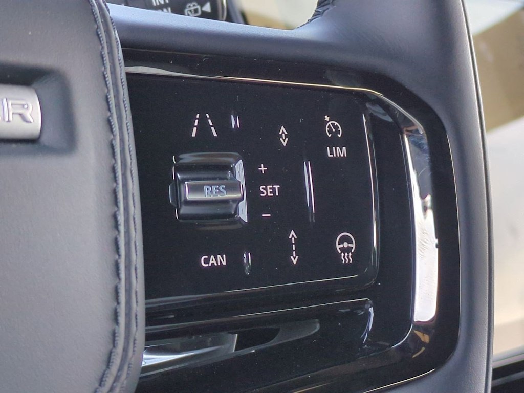 Thumbnail: 2025 Land Rover Range Rover Sport - 30