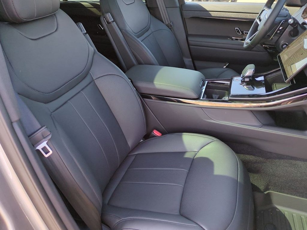 Thumbnail: 2025 Land Rover Range Rover Sport - 11