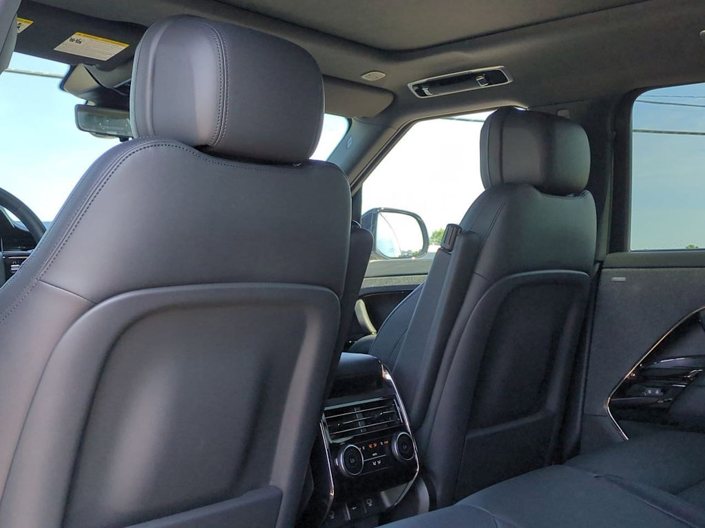 Thumbnail: 2025 Land Rover Range Rover Sport - 12