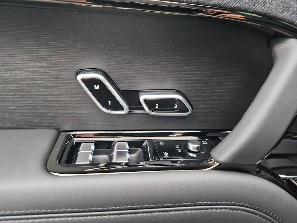 Thumbnail: 2027 Land Rover Range Rover Sport - 25