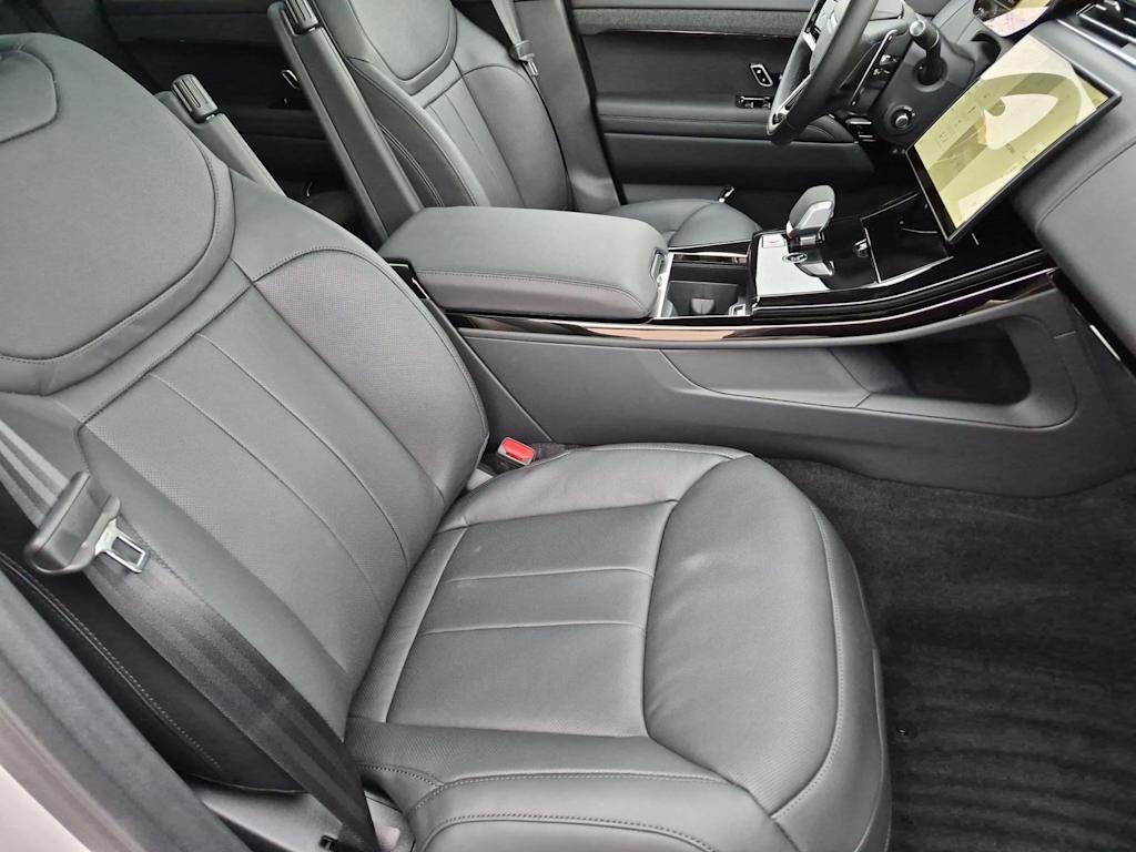 Thumbnail: 2027 Land Rover Range Rover Sport - 30