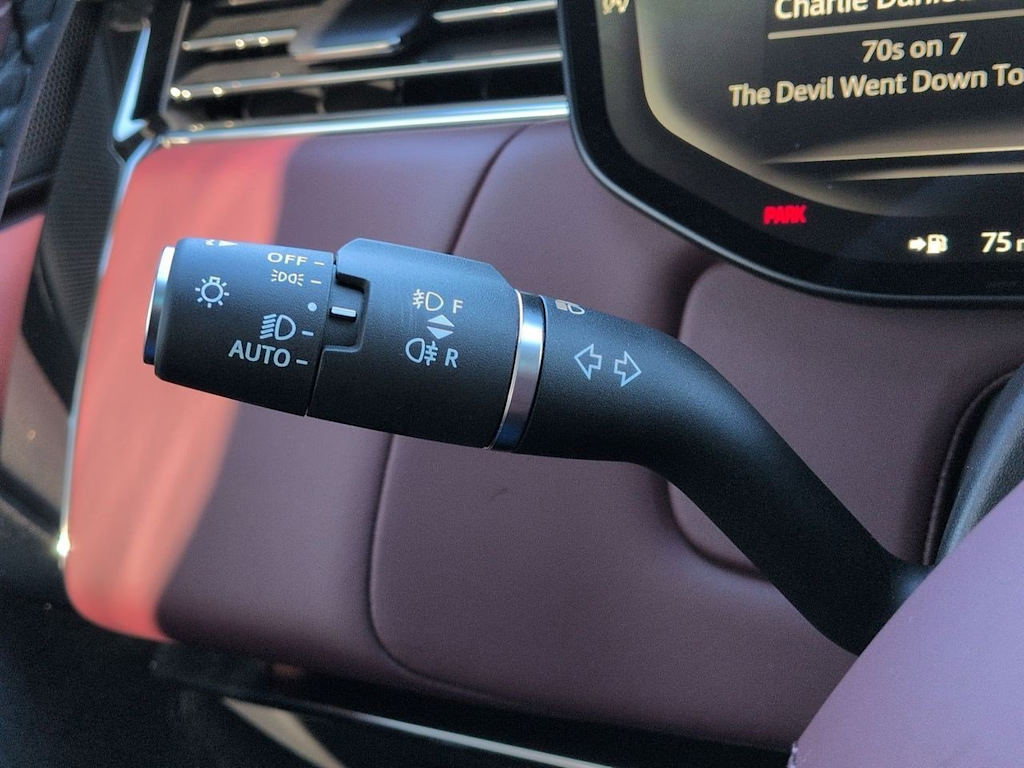 Thumbnail: 2025 Land Rover Range Rover Sport - 32