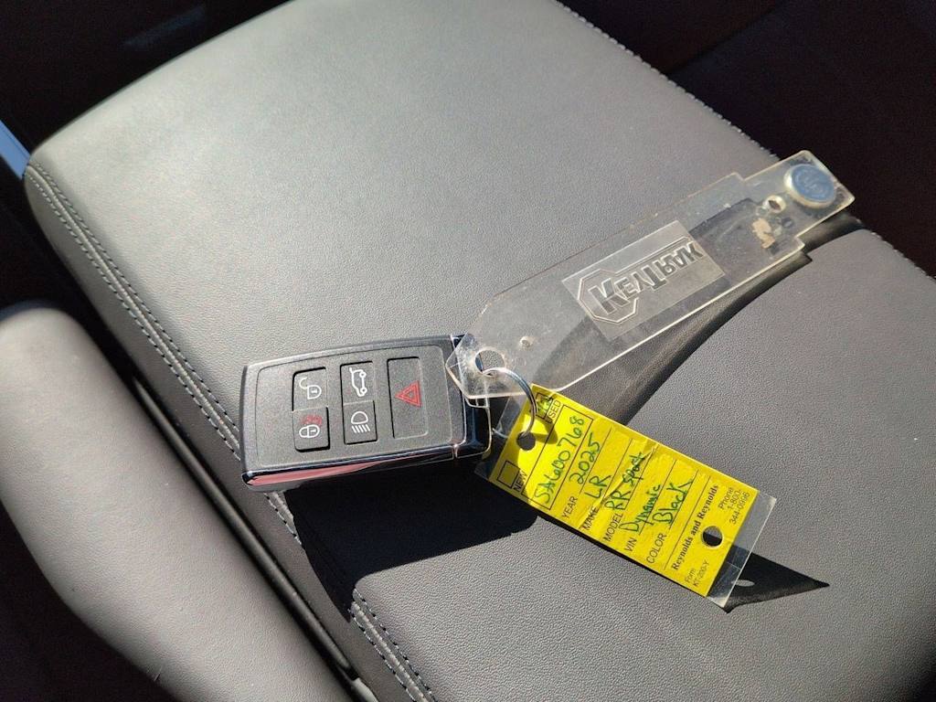 Thumbnail: 2025 Land Rover Range Rover Sport - 17