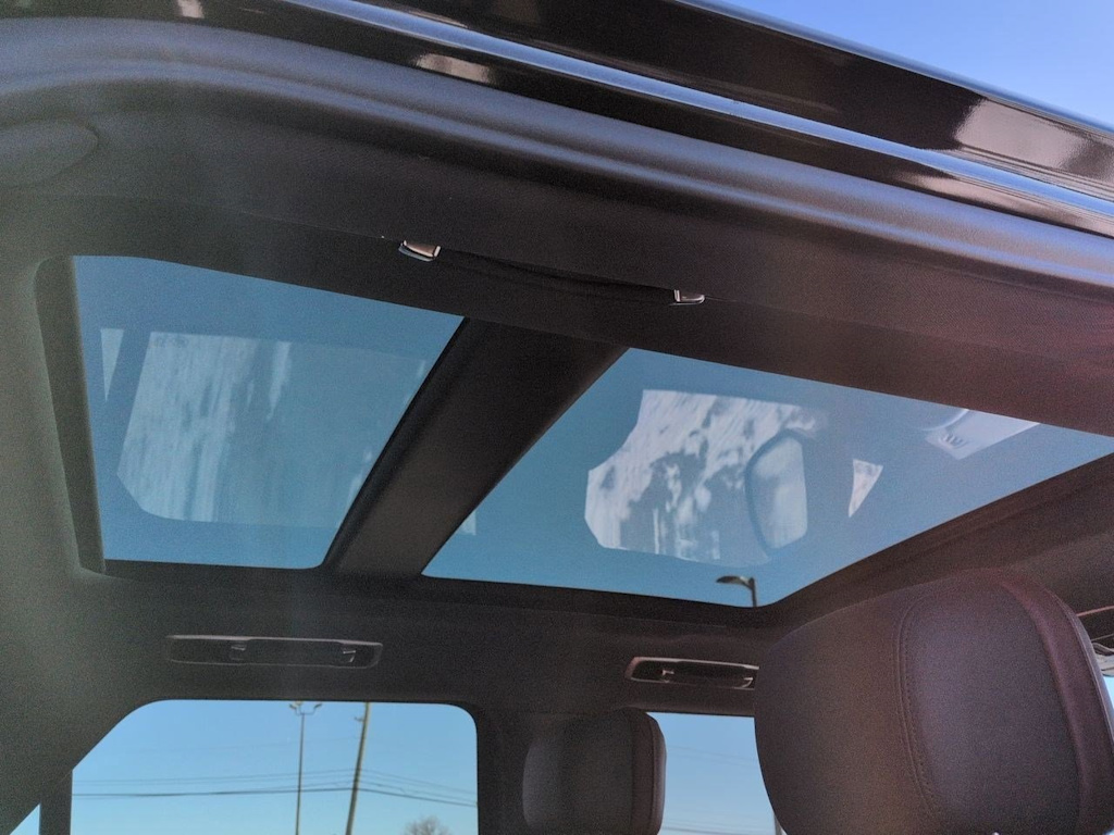 Thumbnail: 2025 Land Rover Range Rover Sport - 28