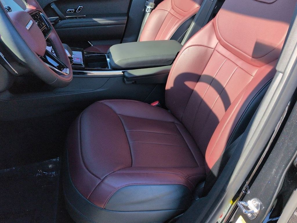 Thumbnail: 2025 Land Rover Range Rover Sport - 11