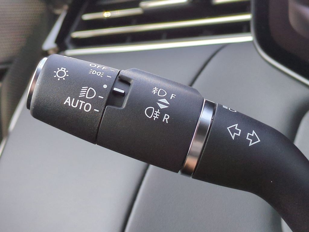 Thumbnail: 2025 Land Rover Range Rover Sport - 17