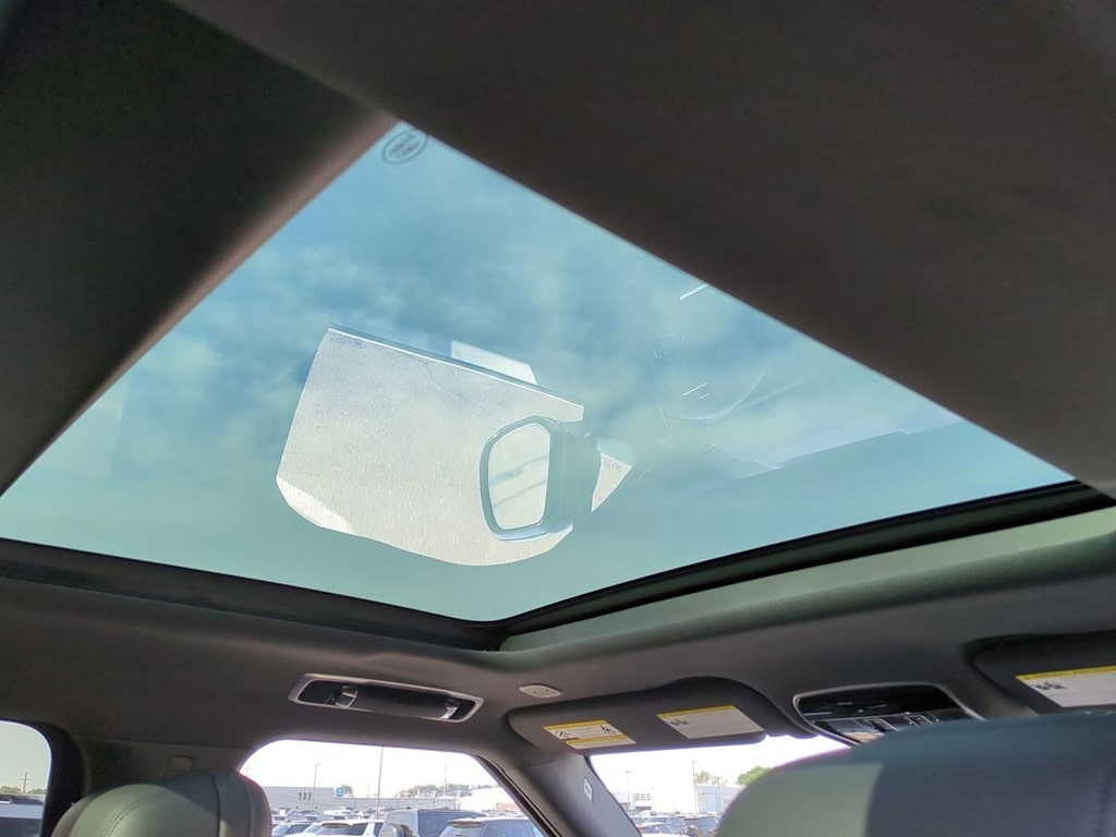 Thumbnail: 2025 Land Rover Range Rover Sport - 26