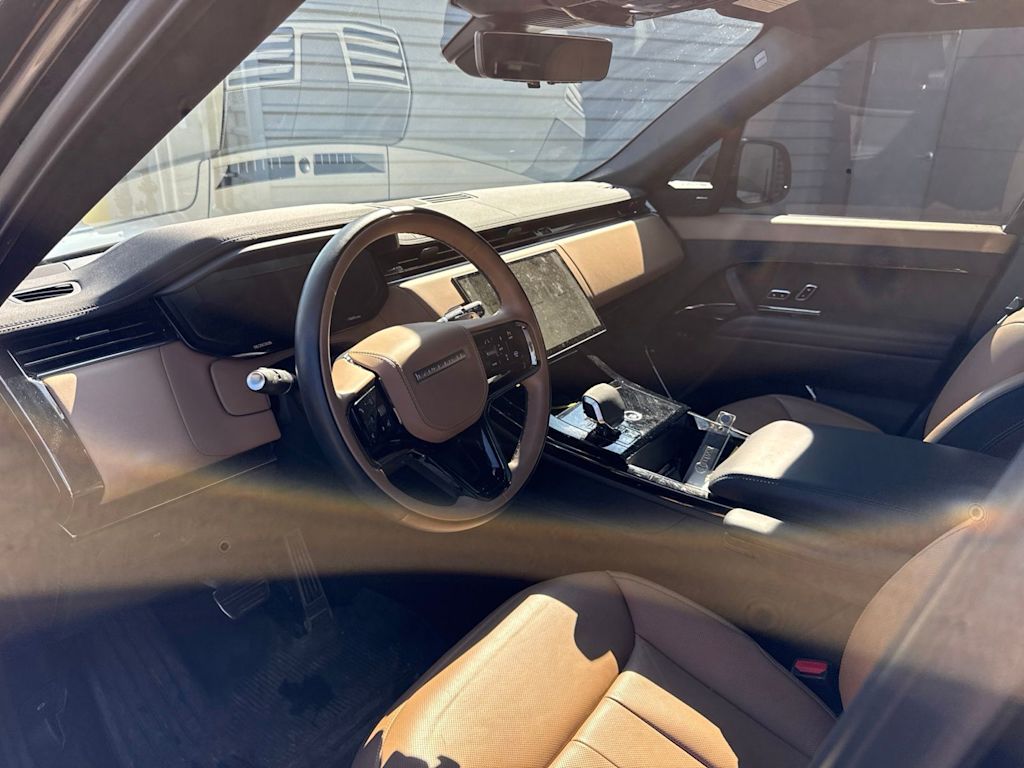 Thumbnail: 2025 Land Rover Range Rover Sport - 2