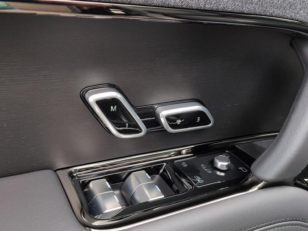 Thumbnail: 2026 Land Rover Range Rover Sport - 25