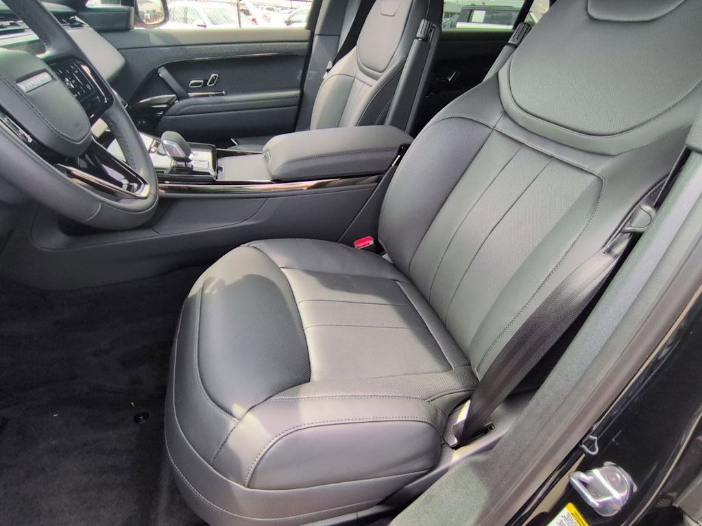 Thumbnail: 2026 Land Rover Range Rover Sport - 11