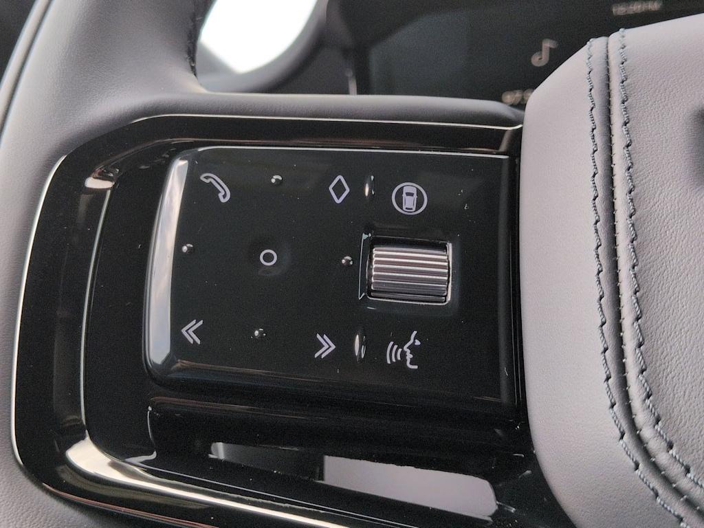 Thumbnail: 2026 Land Rover Range Rover Sport - 30