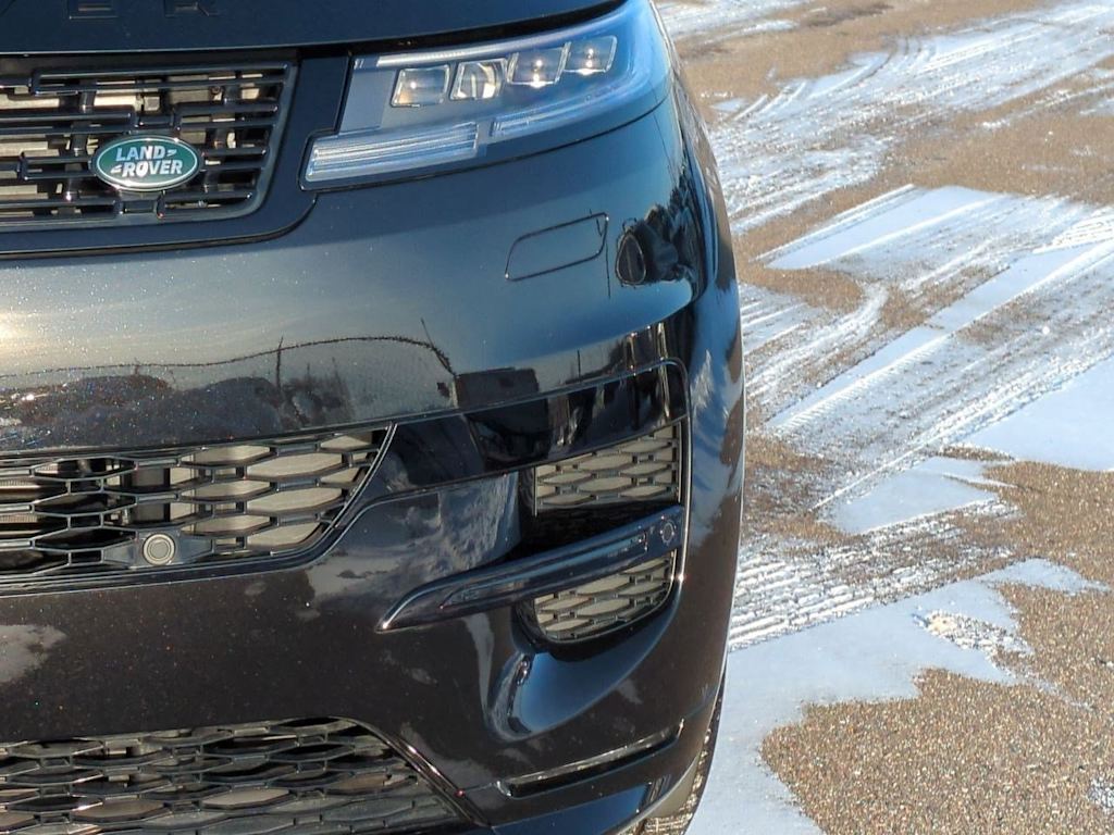 Thumbnail: 2025 Land Rover Range Rover Sport - 23