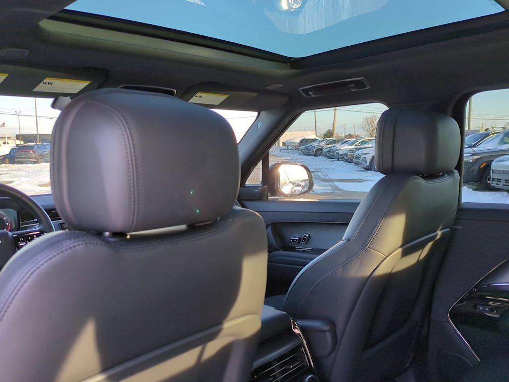 Thumbnail: 2025 Land Rover Range Rover Sport - 11