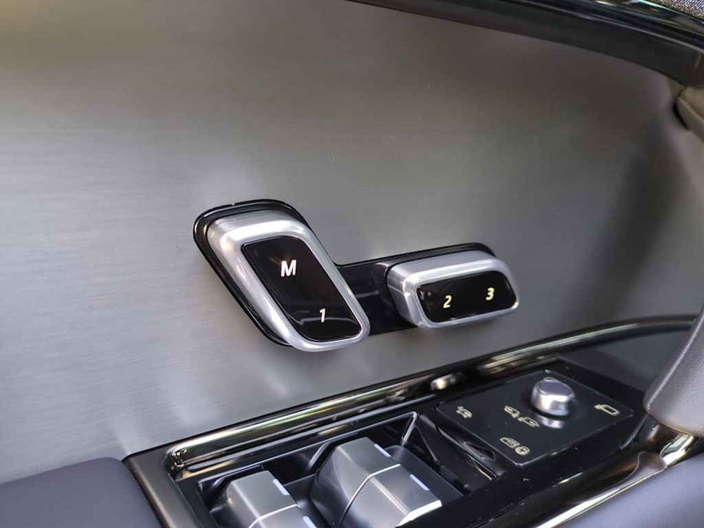 Thumbnail: 2025 Land Rover Range Rover Sport - 25