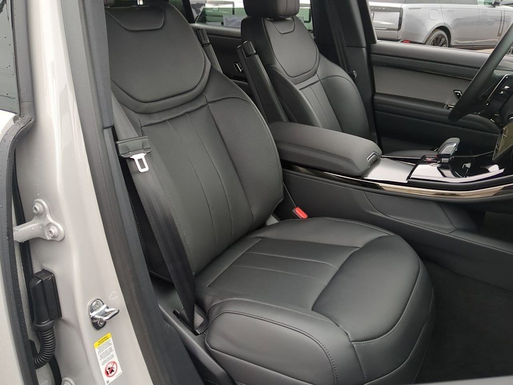 Thumbnail: 2025 Land Rover Range Rover Sport - 11