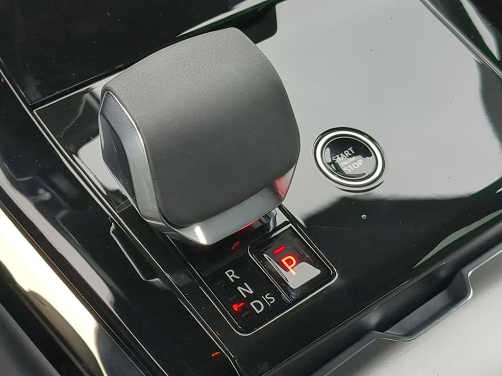 Thumbnail: 2025 Land Rover Range Rover Sport - 32