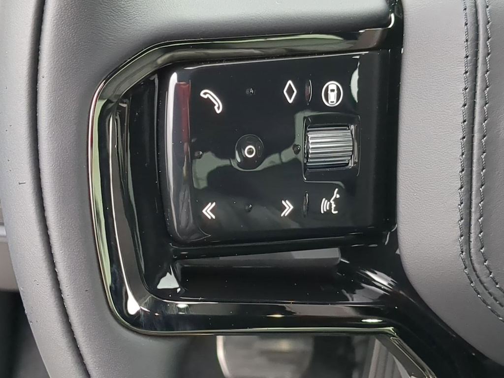 Thumbnail: 2025 Land Rover Range Rover Sport - 14