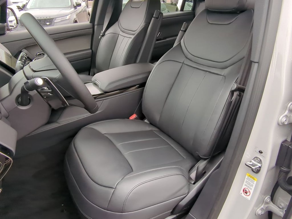 Thumbnail: 2025 Land Rover Range Rover Sport - 10