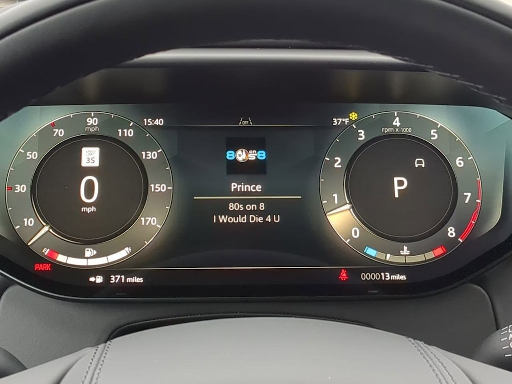 Thumbnail: 2025 Land Rover Range Rover Sport - 15