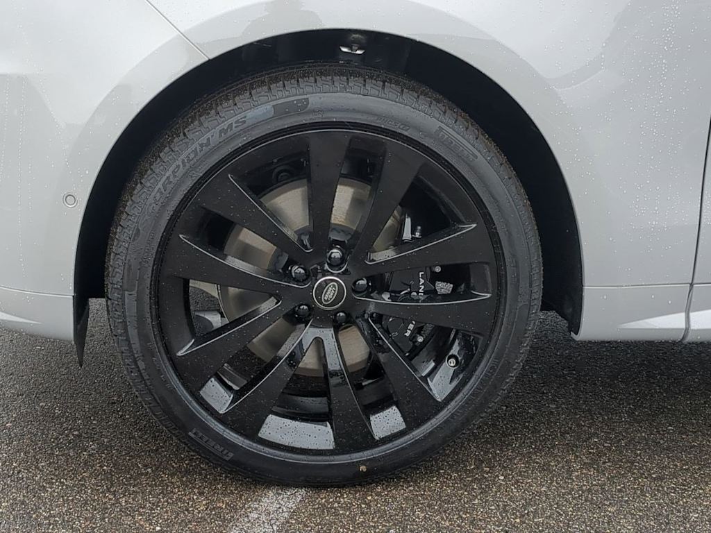 Thumbnail: 2025 Land Rover Range Rover Sport - 8