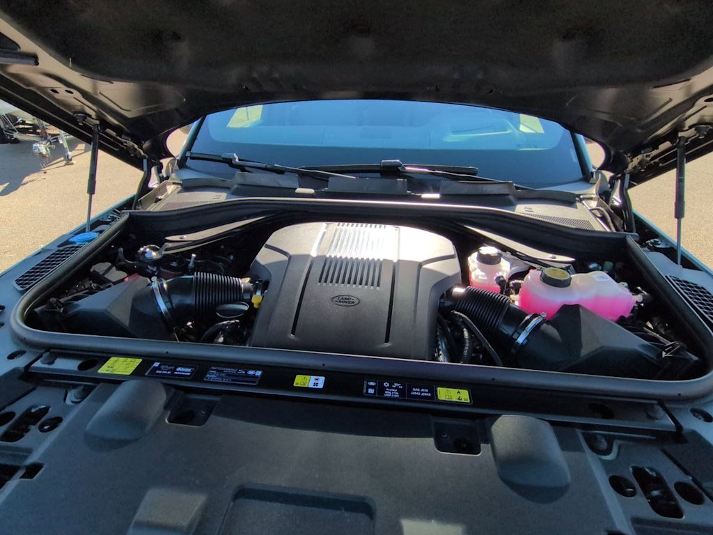 Thumbnail: 2026 Land Rover Range Rover Sport - 9