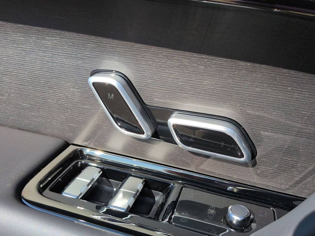 Thumbnail: 2026 Land Rover Range Rover Sport - 25