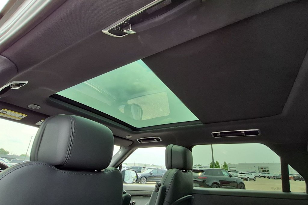 Thumbnail: 2023 Land Rover Range Rover Sport - 25