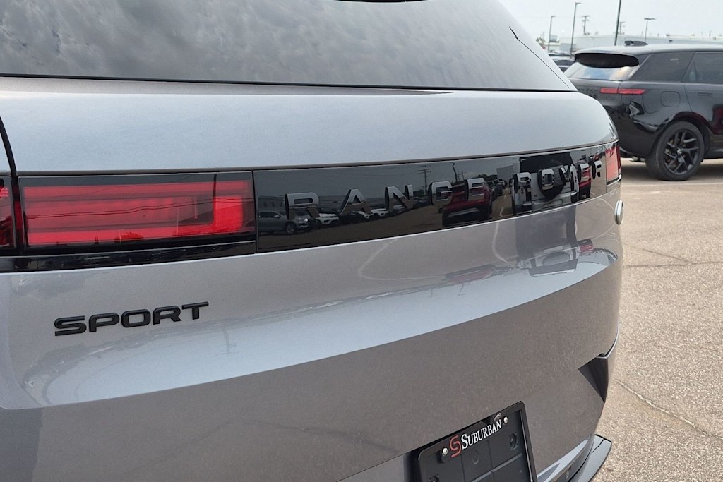 Thumbnail: 2023 Land Rover Range Rover Sport - 23