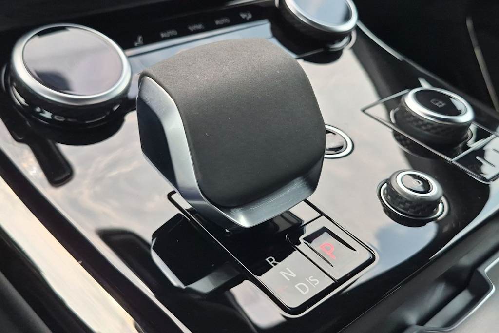 Thumbnail: 2023 Land Rover Range Rover Sport - 15