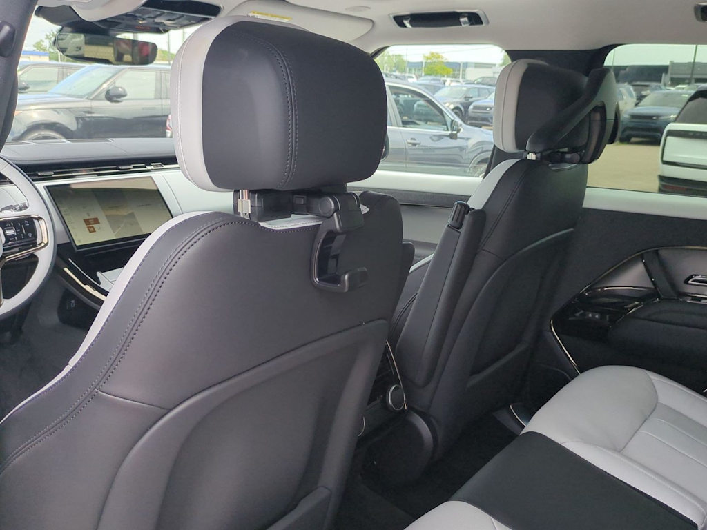 Thumbnail: 2027 Land Rover Range Rover Sport - 12