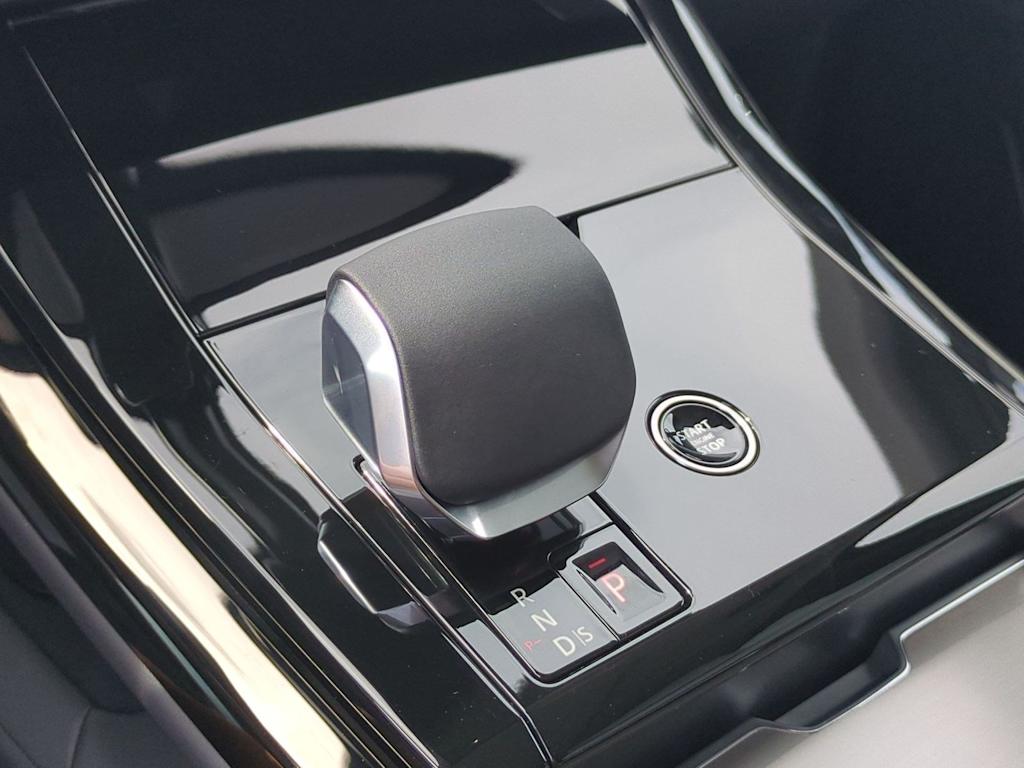 Thumbnail: 2027 Land Rover Range Rover Sport - 15